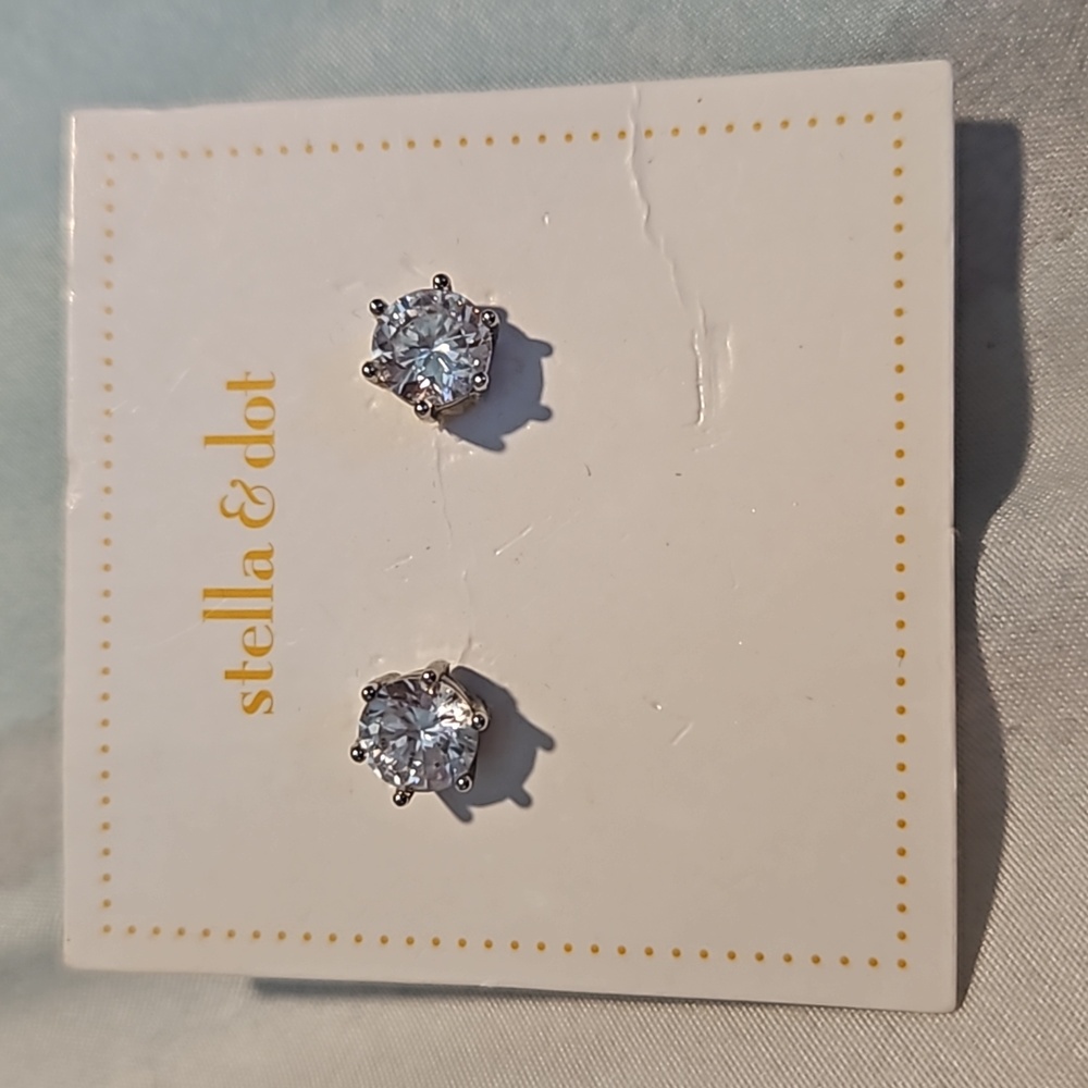 Stella and dot stud earrings, sold out